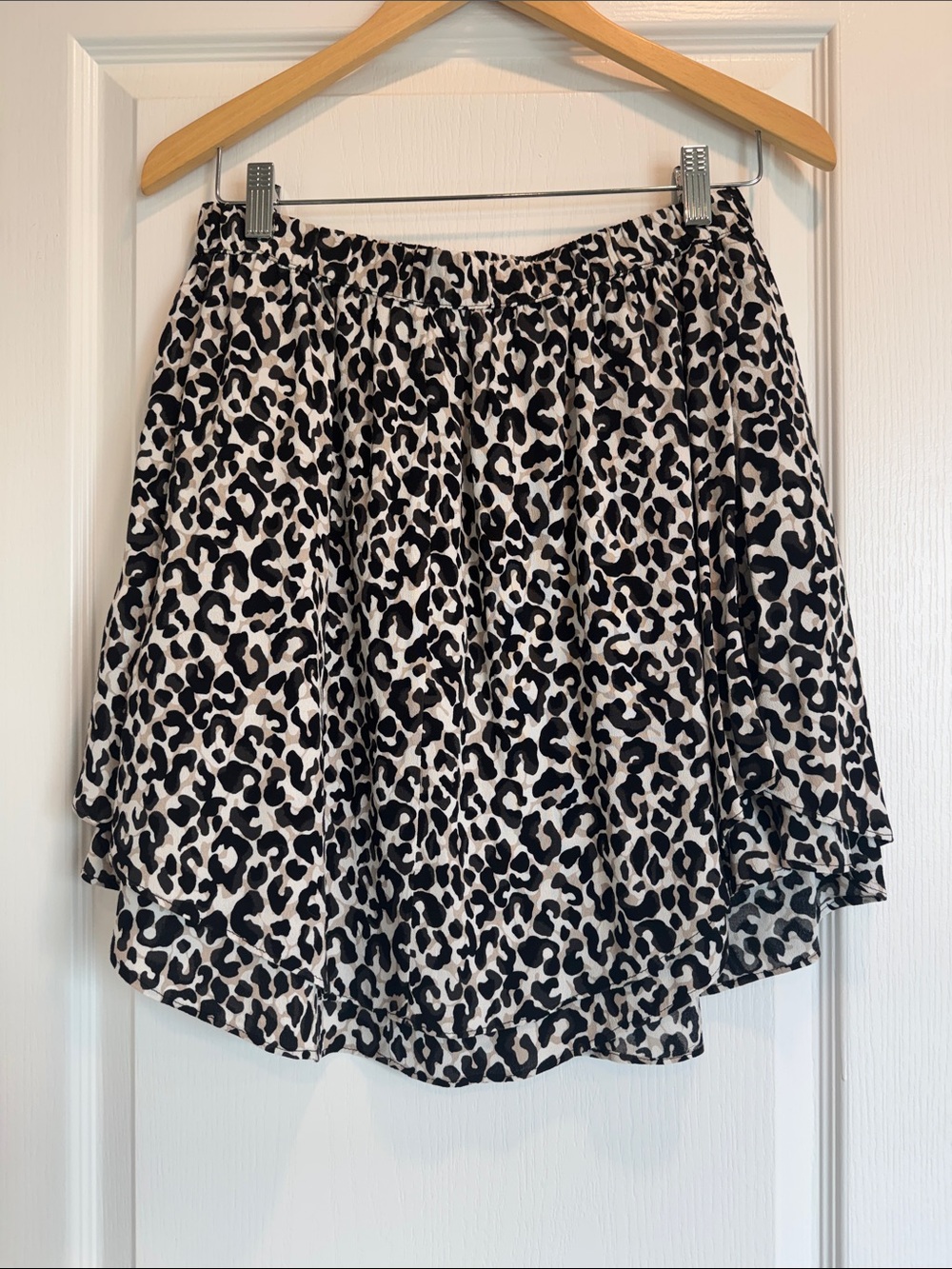 NWOT Banana Republic leopard mini skirt